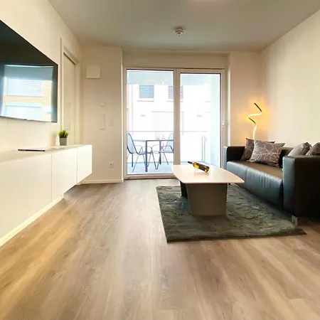 Apartment Auszeit Apartment: Lakeside Retreat With Balcony & Parking Friedrichshafen