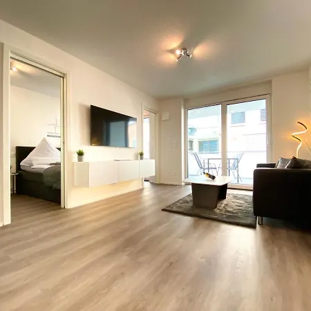 Apartment Auszeit Apartment: Lakeside Retreat With Balcony & Parking