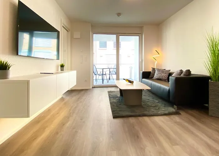 Apartment Auszeit Apartment: Lakeside Retreat With Balcony & Parking Friedrichshafen